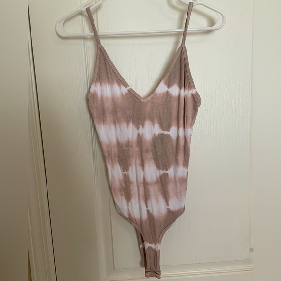 NWOT Olivaceous Pink White Tie Dye Ribbed Bodysuit - Women’s Large - Picture 2 of 7